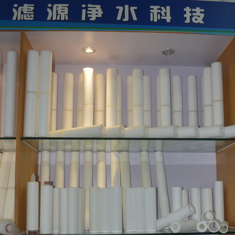 High-precision meltdown water filter element for liquid water filtration housing