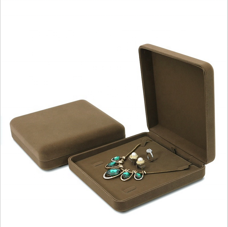 Premium Design Velvet Box Custom Logo Necklace Packaging For Jewelry
