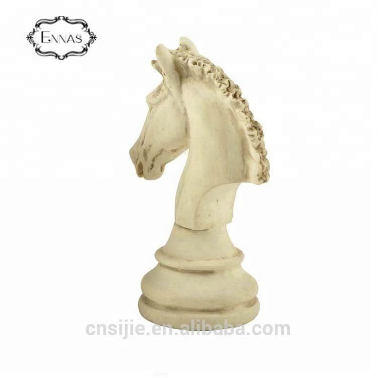 Factory wholesale decoration resin horse head Chess figurine on base