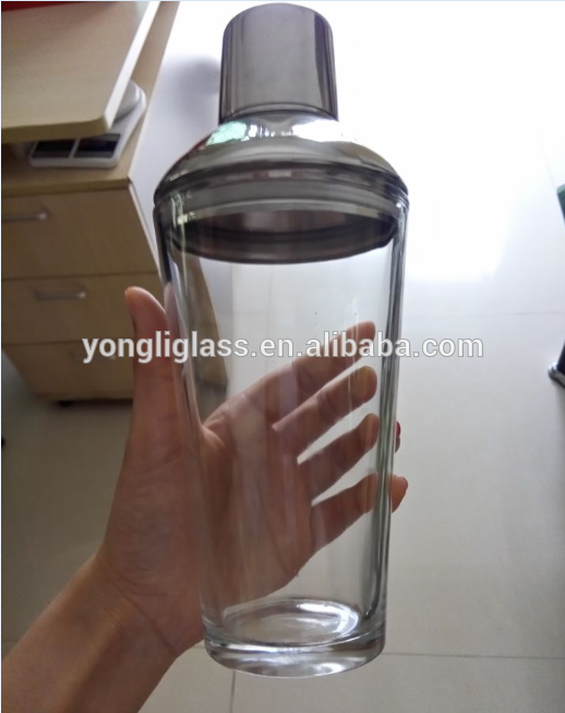 2018 wholesale 450ml glass cocktail shaker in bar, special shaped glass shaker with metal lid for cocktail