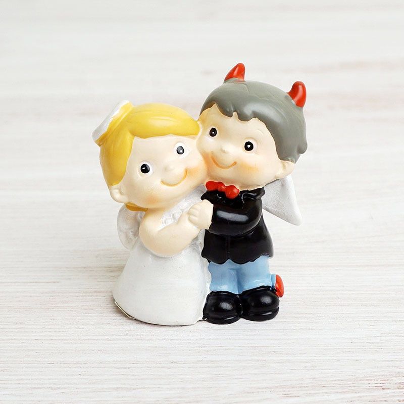 Resin Crafts Wedding Decoration Couple Mini Figurine Creative Doll Statue Cake Decoration For Valentine's Day Wedding Gift
