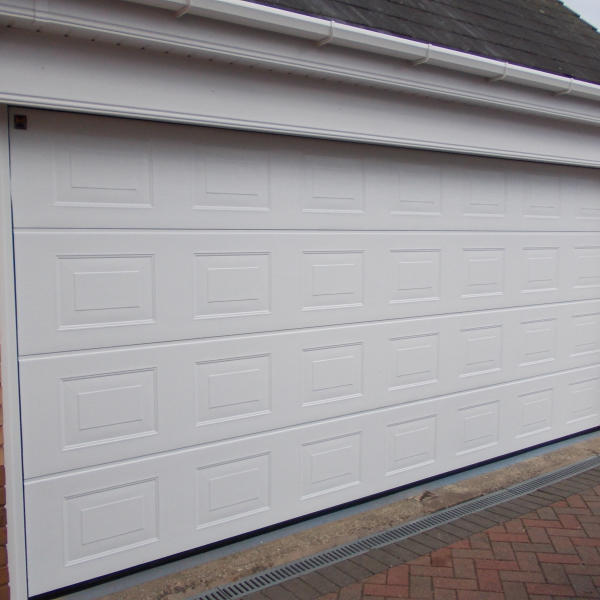 White Color 500mm Width Panel Factory Price Beautiful Appearance Automatic Overhead Sectional Garage Door
