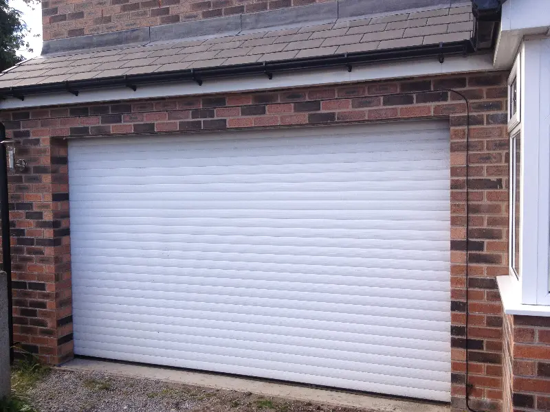 White Color Vertical Electric Best Quality Double Layer Slat Beautiful Appearance Aluminum Roller Garage Door