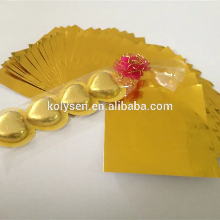 papel de aluminio de color dorado