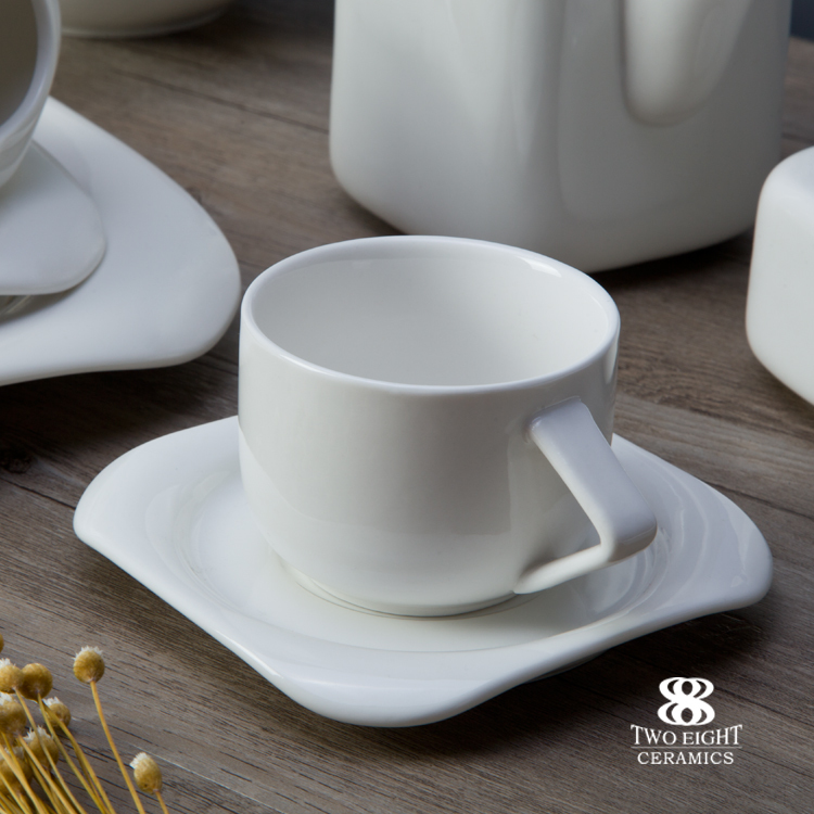 environmentally friendly dubai wholesale market platos de porcelana para restaurante dinnerware sets porcelain