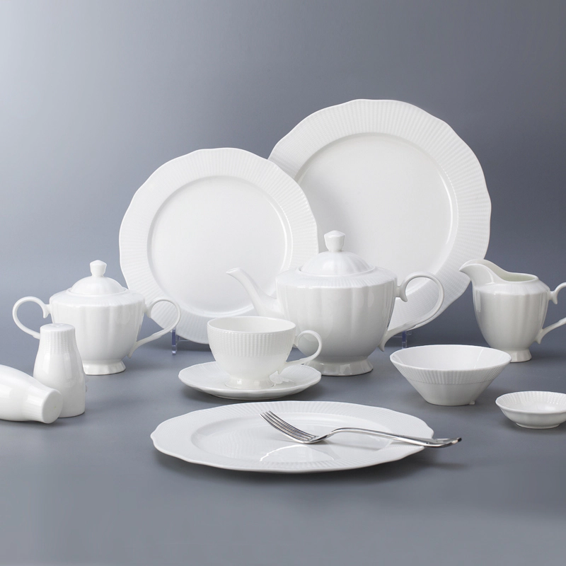 Europe style novelty personalized white bone china dinnerware set for restaurant