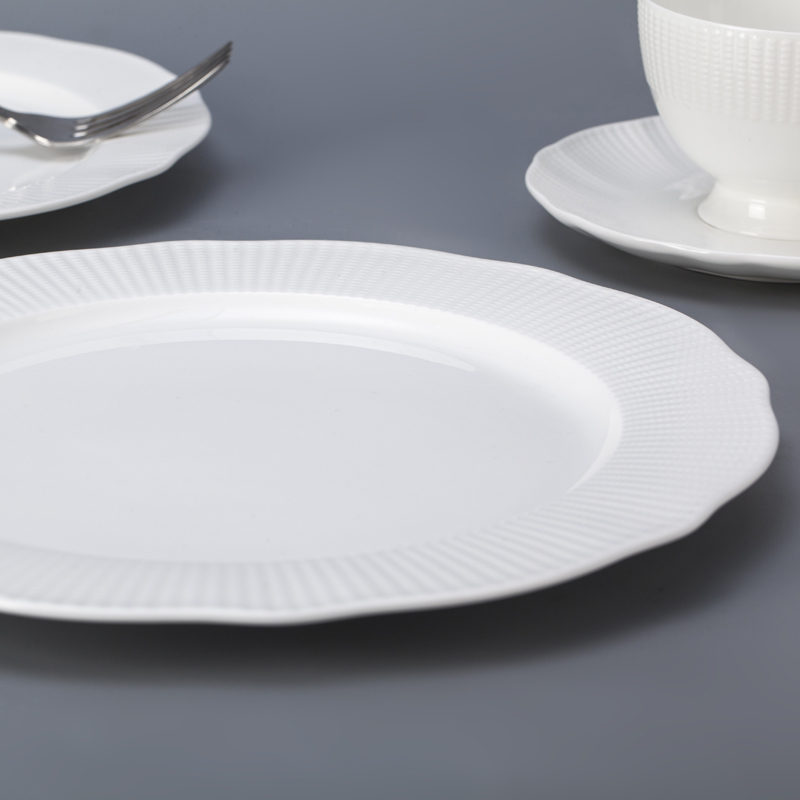 Europe style novelty personalized white bone china dinnerware set for restaurant