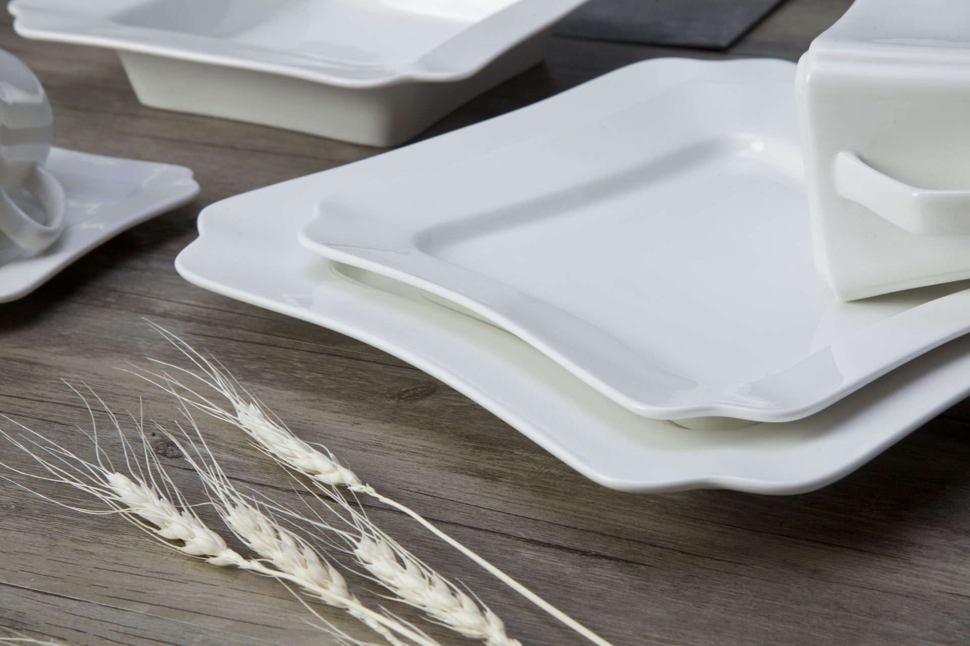 Wholesale Promotion dinnerware white porcleian tableware hotel restaurant usetableware set