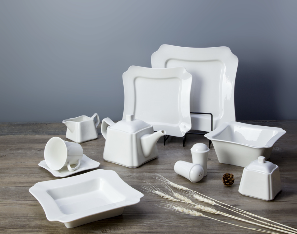 Wholesale Promotion dinnerware white porcleian tableware hotel restaurant usetableware set