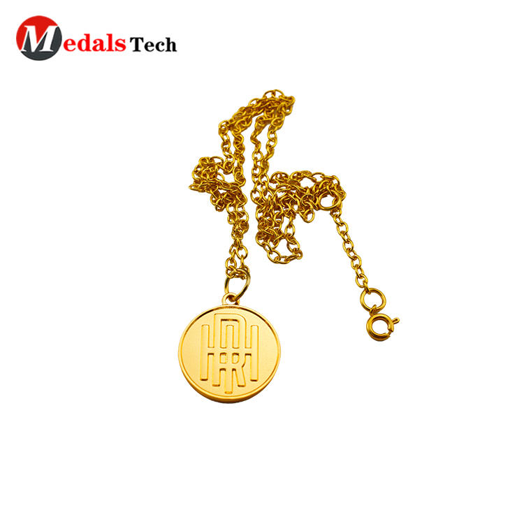 Promotional shinny gold gift custom logo necklace for girls