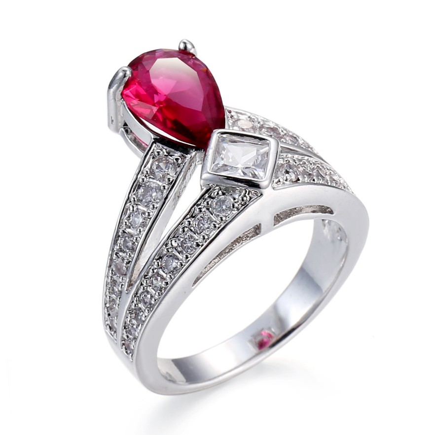 Unique design colorful geometric 2 carat diamond ring price