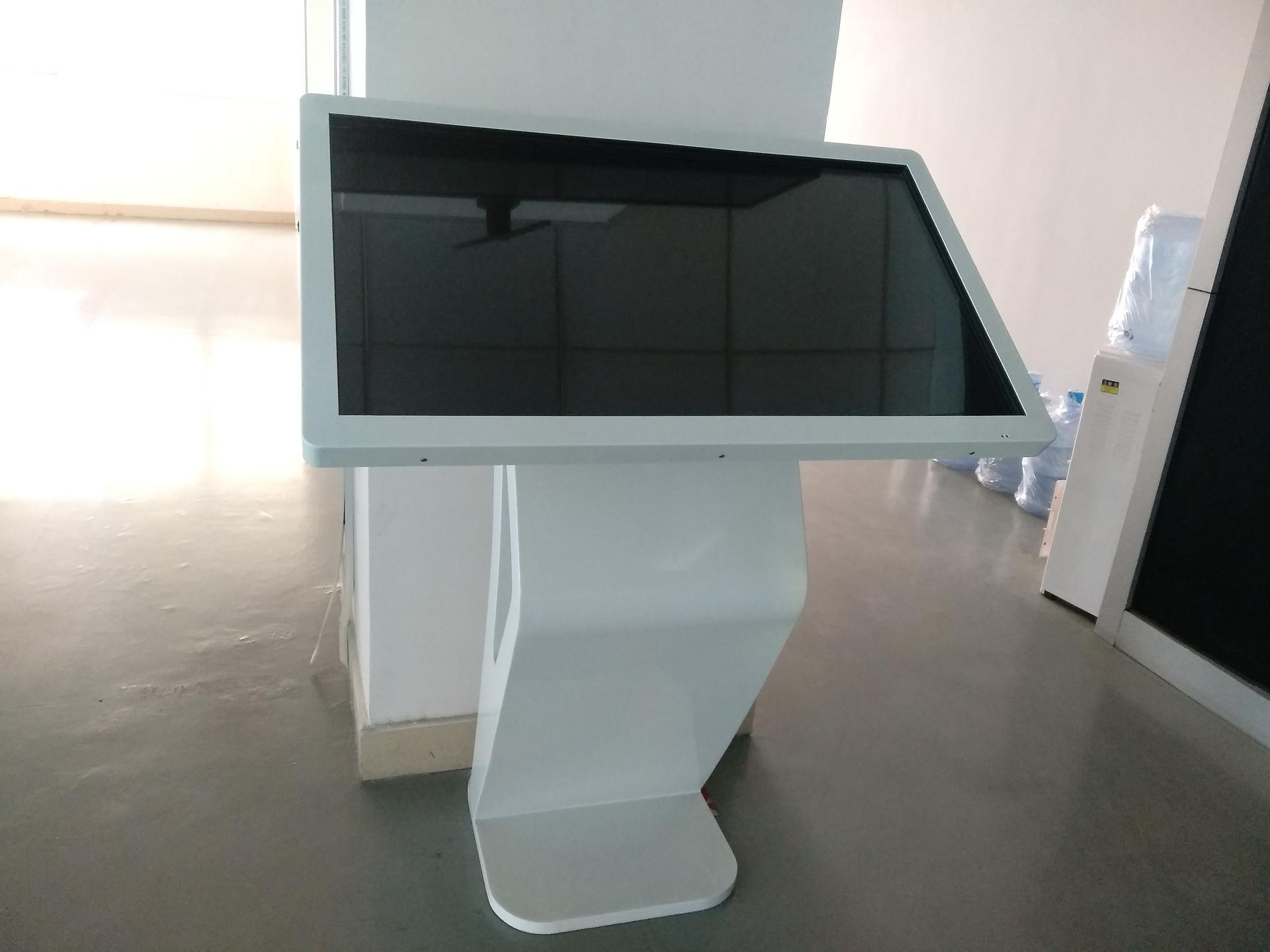 advertisement playing kiosk with clear and big LCD screen