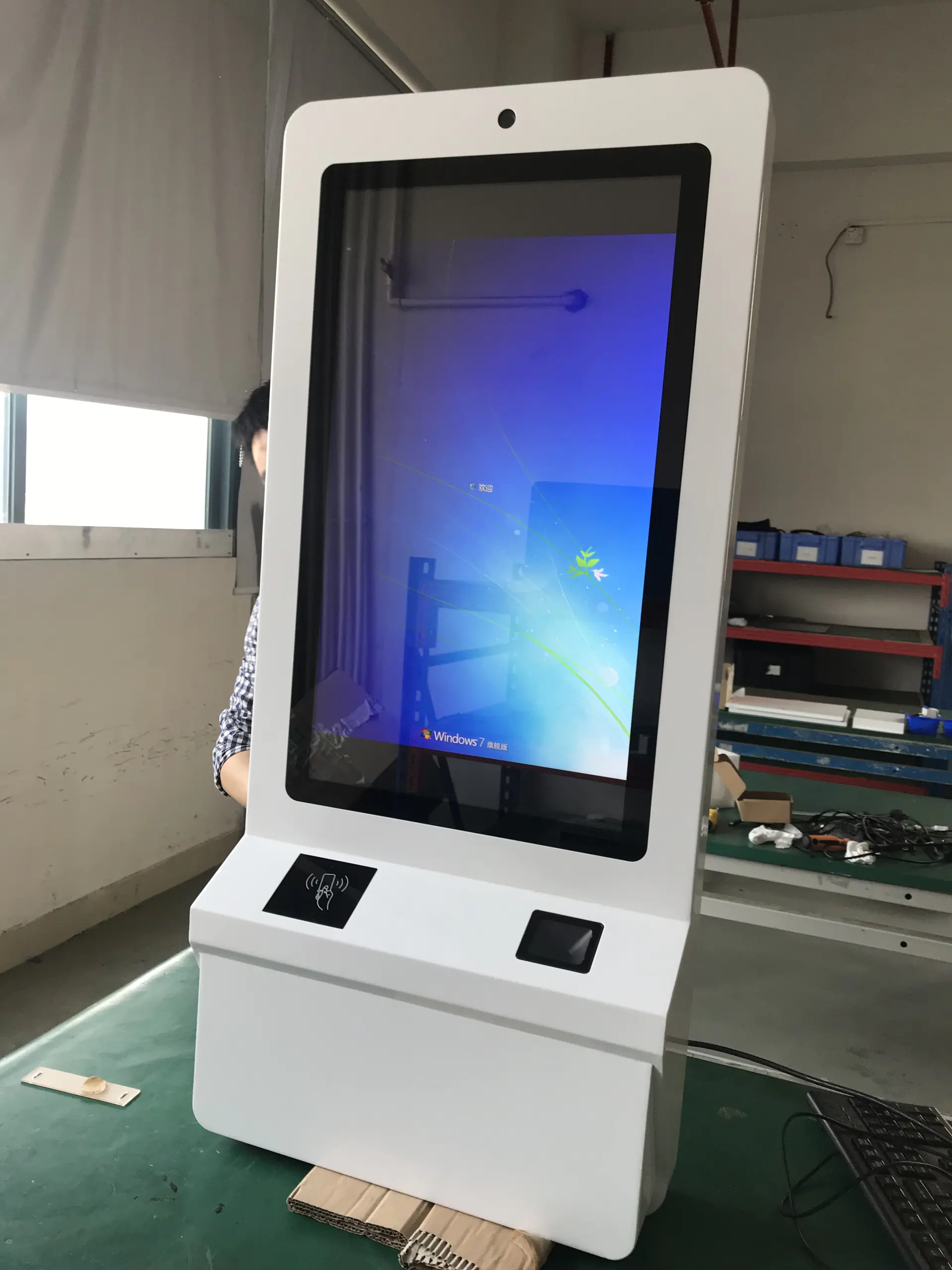 Manufacturer Price Interactive Touch Screen Wall Mounted Payment Kiosk