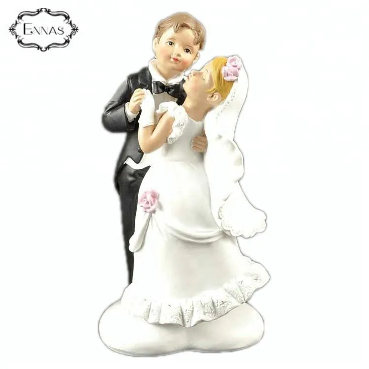 Polyresin bride and groom dancing couple figurine wedding Cake Topper