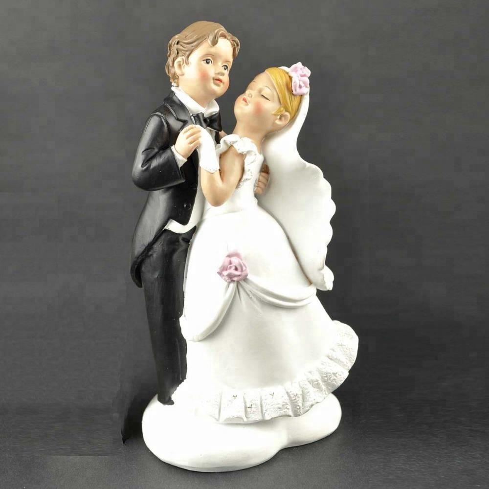 Polyresin bride and groom dancing couple figurine wedding Cake Topper
