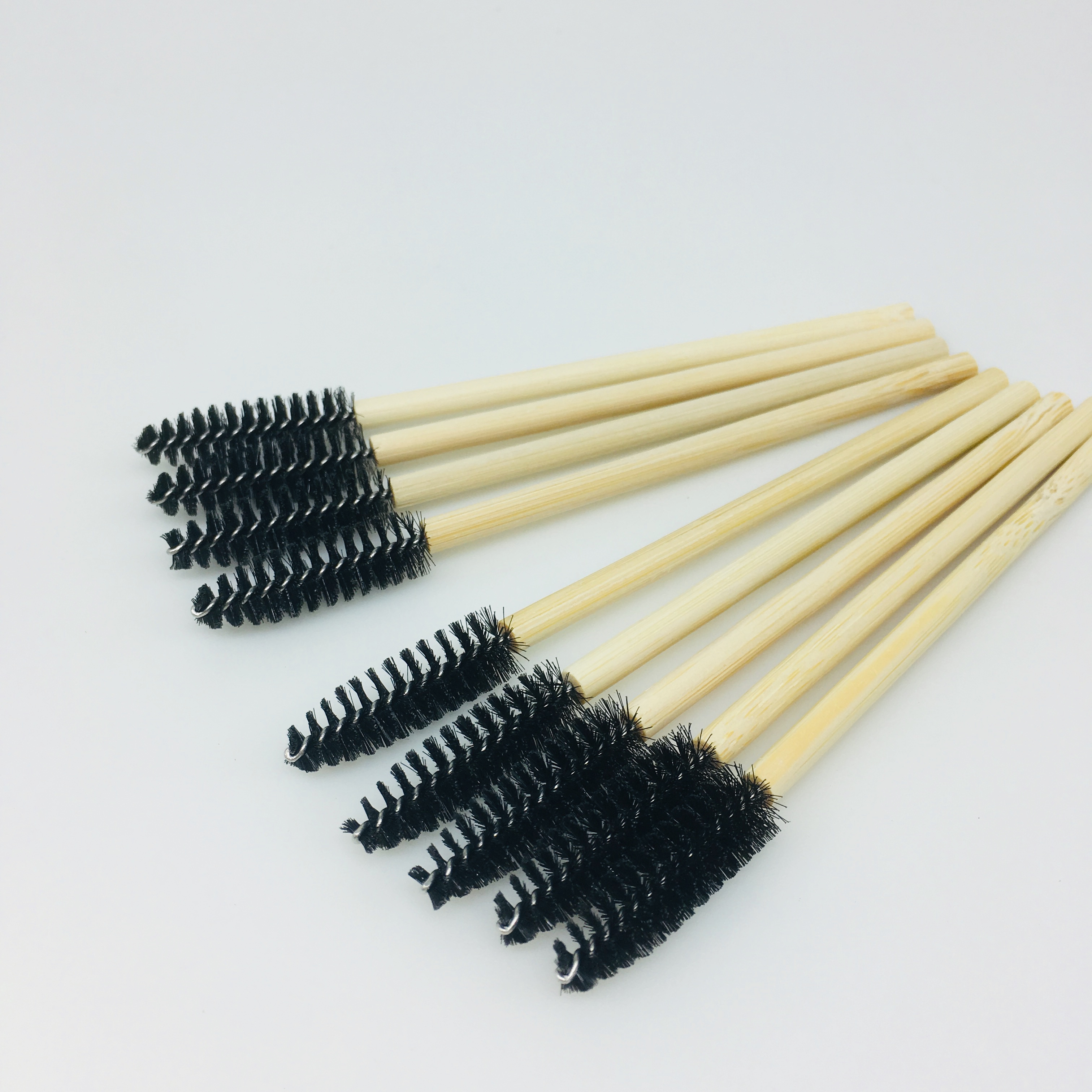 2021 set di pennelli applicatori per mascara a forma di maschiatore per capelli in nylon con spazzola per ciglia