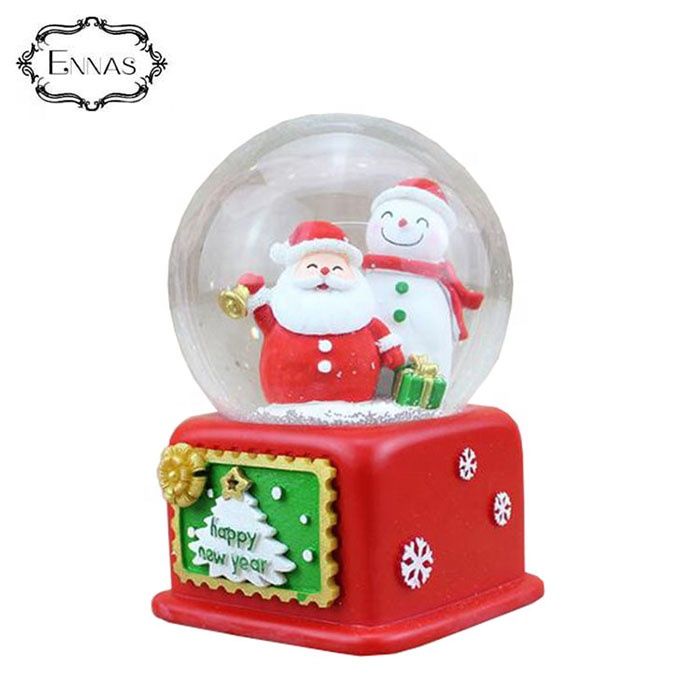 Polyresin Custom made Christmas snow globe,glass water globe