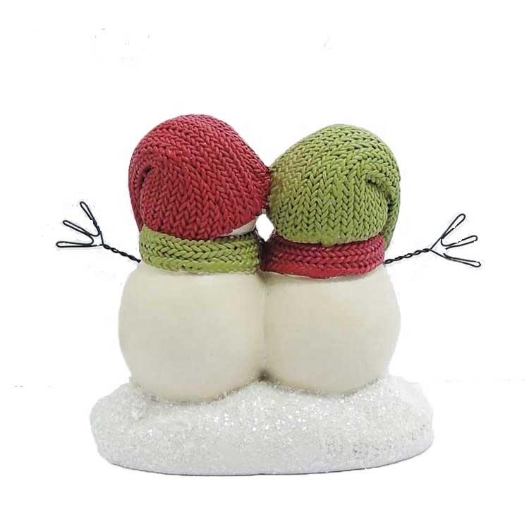 The polyresin Christmasgiftwhich snuggle up watch snow' snowmen on base(m2)