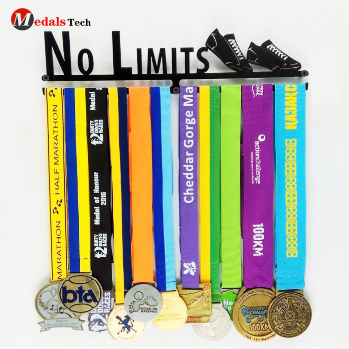 Custom iron black cheap metal sport medal hanger for runners