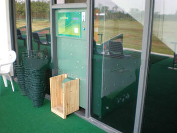 new golf machine and ball dispenser for golf driving club