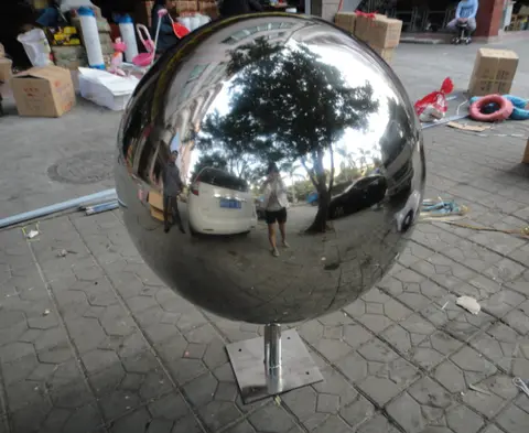Garden Polished Stainless Steel Fountain Decoration Ball/Sphere with Square Base