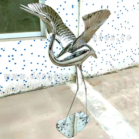 Small Cast Metal Bird, Stainless Steel Flamingo Sculpture for Construction Decoration