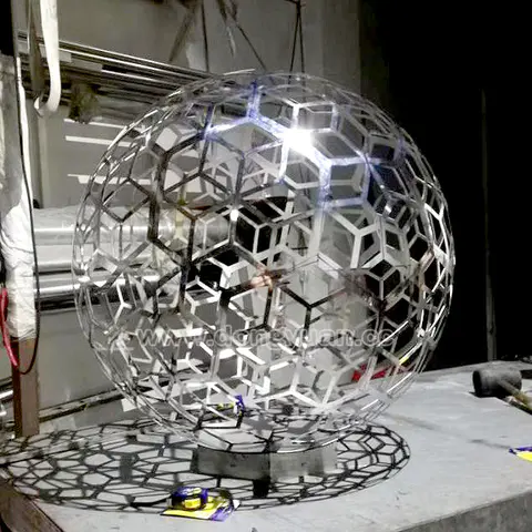 Laser Cut Engraving Metal Garden Sculpture Decorative Ball