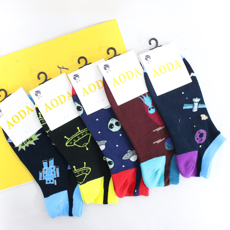 New Wholesale custom mens socks ankle colorful cotton sport ankle men's striped socks