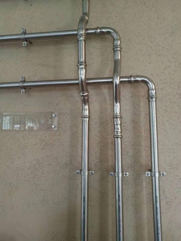 Stainless Steel Pipeline Support Pipe Clamp fasteners with wall plate