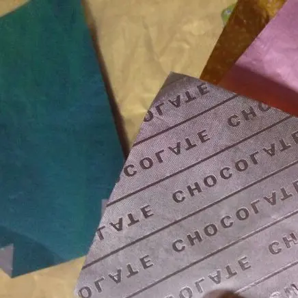China supplier Customizedfood grade Embossed colored chocolate foil wrapper sheets Non-toxic