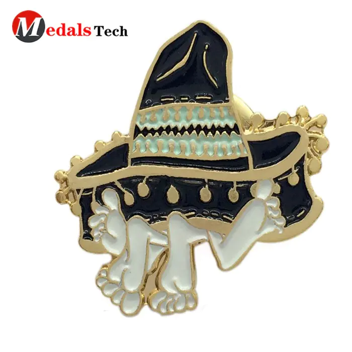 Janpan popular cat shape soft enamel engravingmetal souvenir lapel pins manufacturer for gifts