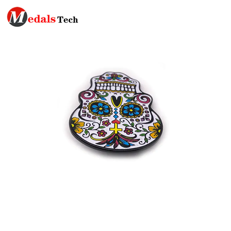 Wholesale creative black plated skulls logo metal pin badge