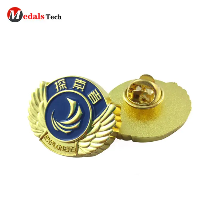 2021 Amusement park celebrate souvenir round gold plated custom metal lapel pin with butterfly clutch