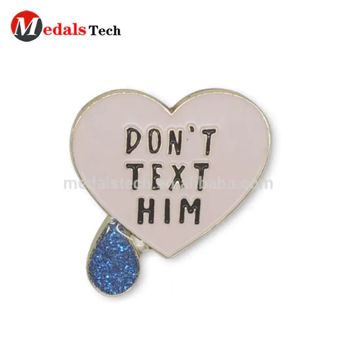 Factory direct sale custom gold metal die casting heart shape metal glitter printing letter text lapel pins