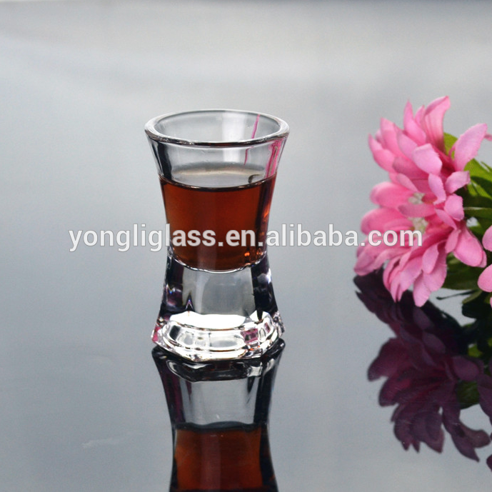 2018 Wholesale high-end transparent 15ml spirit shot glass, clear mini vodka glass, Small liquor glass cup