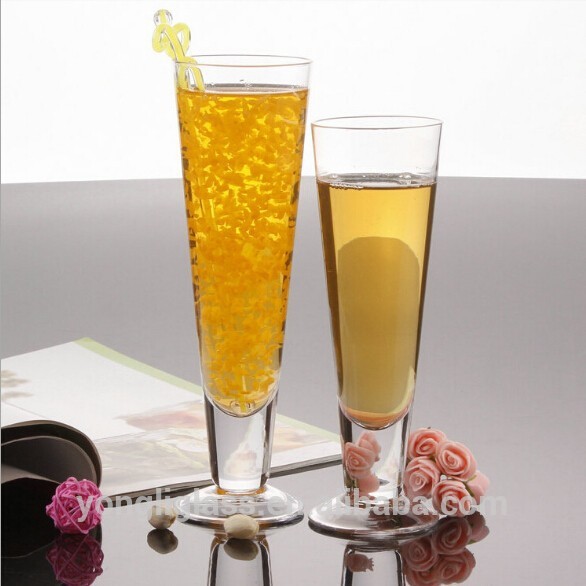 2019 Hot selling tall drinking glass with stem for cold drinks, milkshake, juice, water, beverage