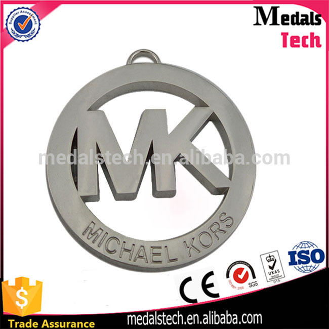 Fashion custom round cut out matt silver brand bag logo metal hang tag