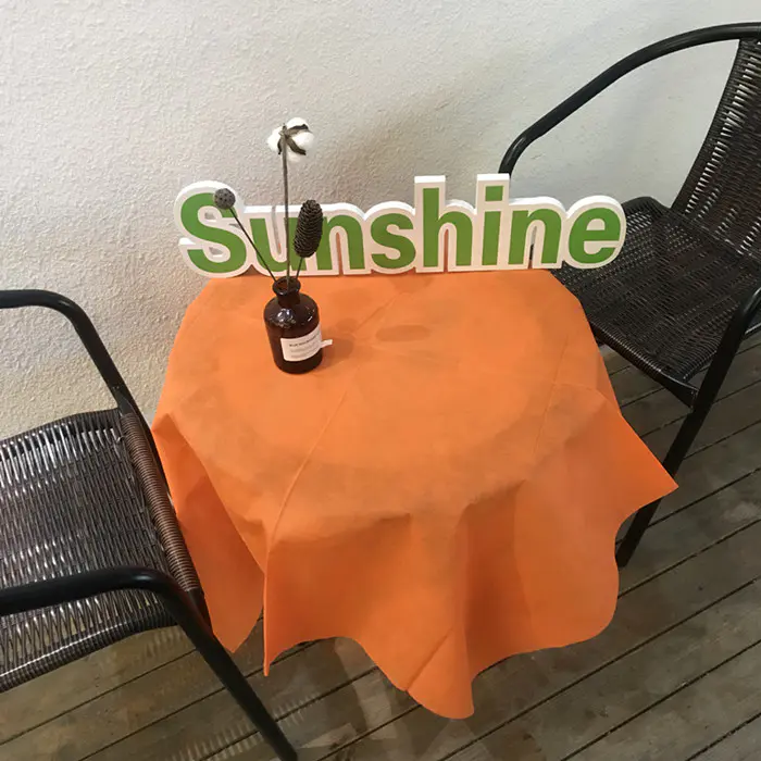 TNT biodegradable 100%PPnon woven fabric disposable tablecloth for wedding/Outdoor picnic