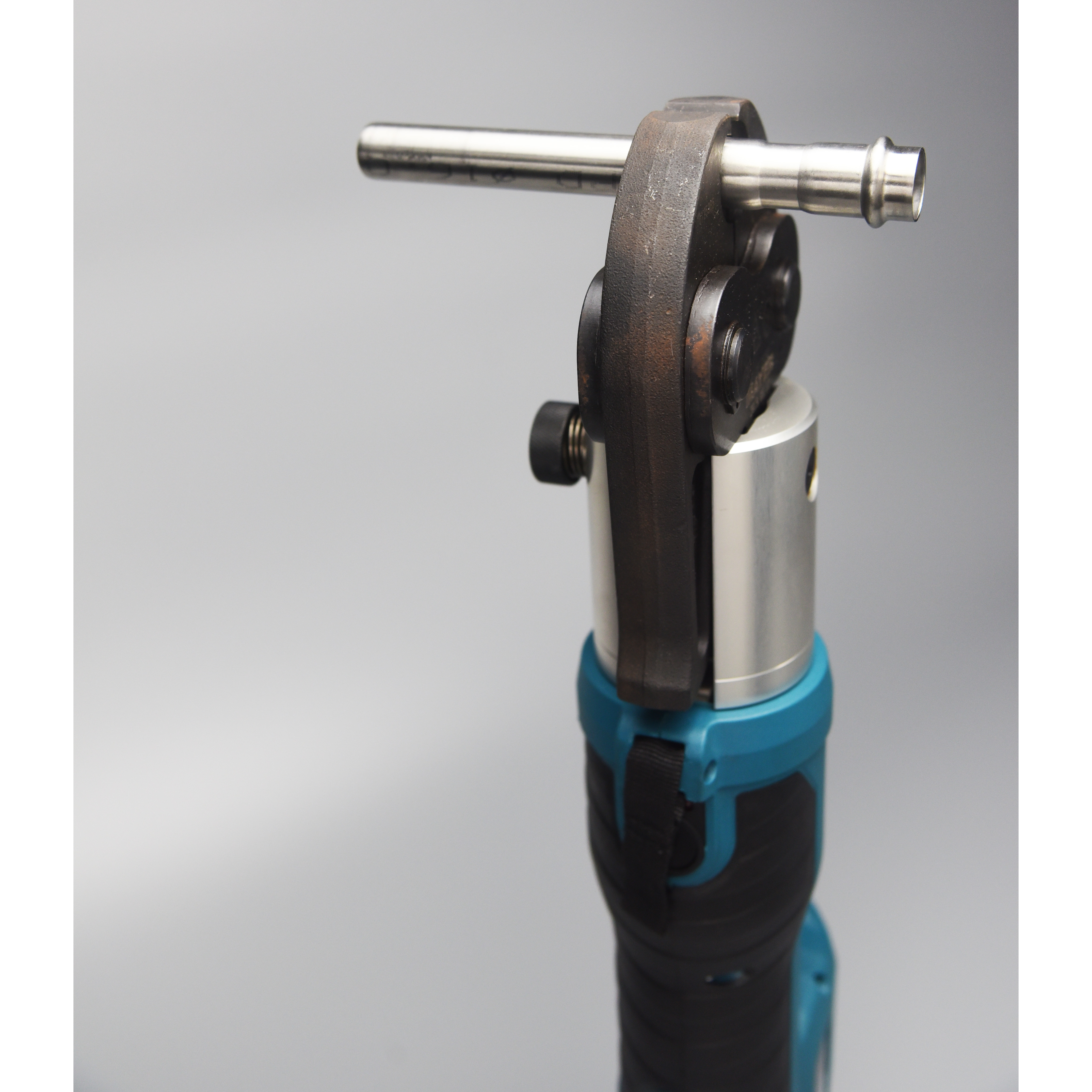 other hydraulic tools Electro hydraulic crimping tool use for press fitting installation