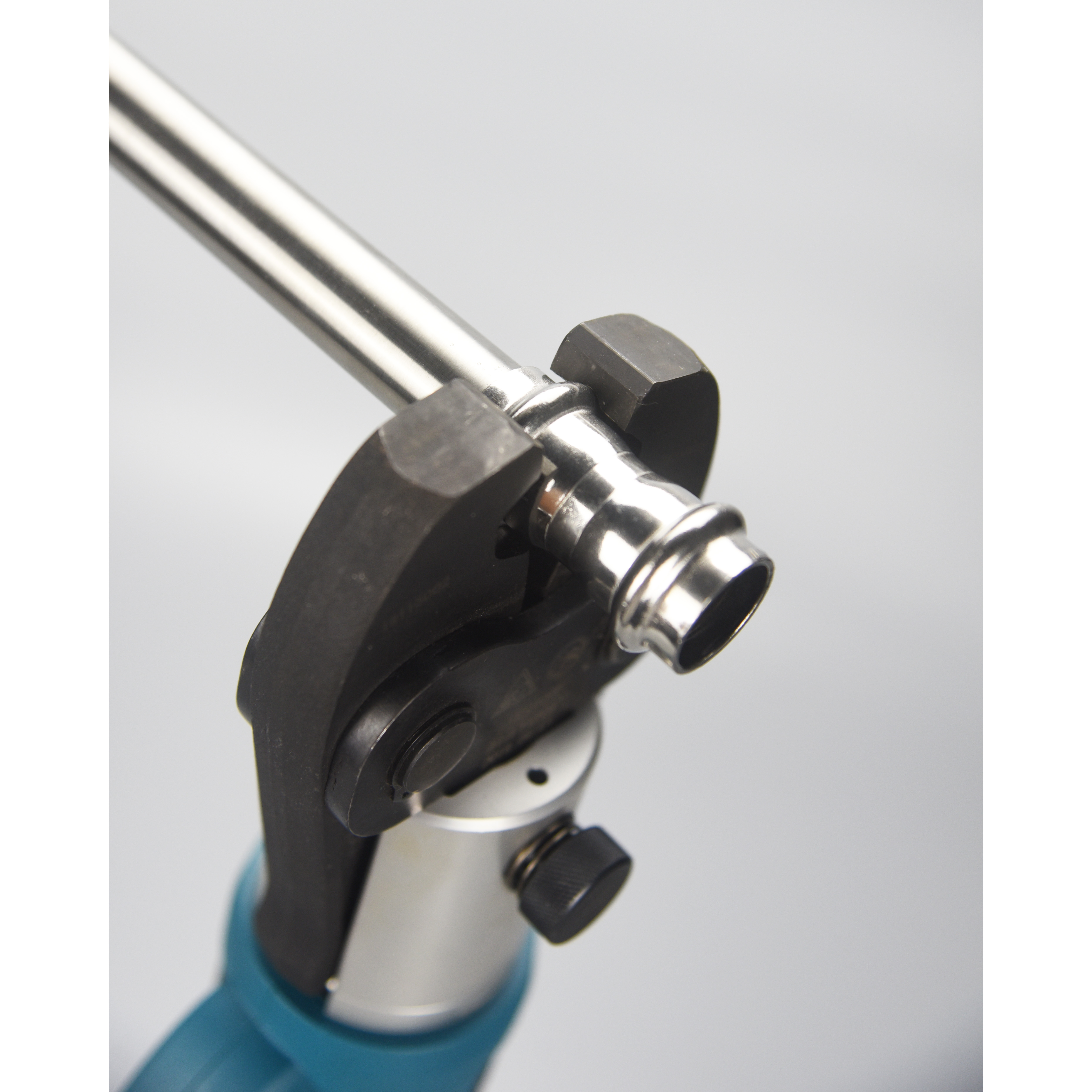 other hydraulic tools Electro hydraulic crimping tool use for press fitting installation