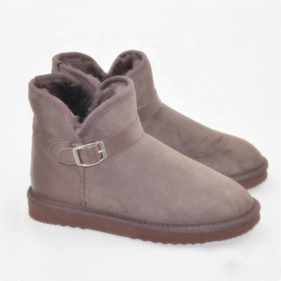 HQB-WS129 OEM customized premium quality winter thermal classic style genuine sheepskin boots for women