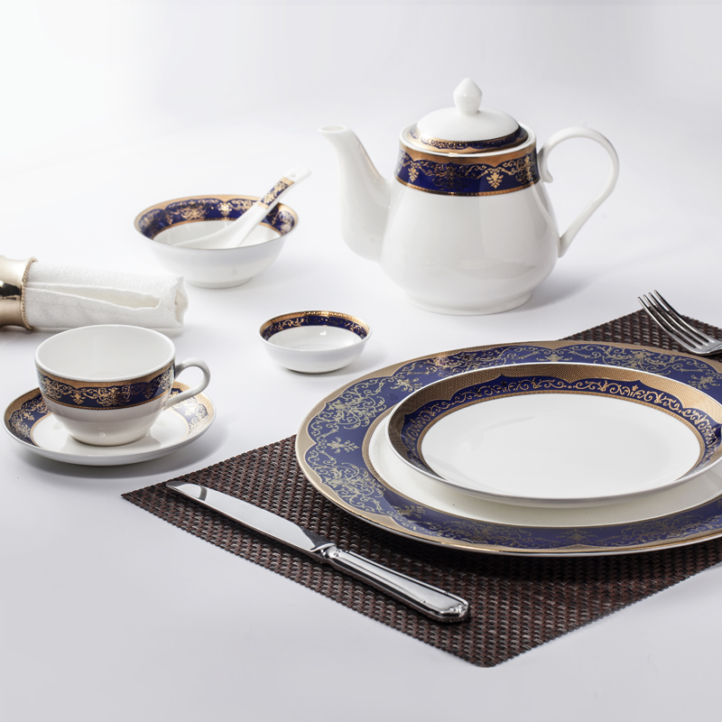 Hotel Restaurant Crockery Tableware Bone China Decal Dinnerware Set, China Porcelain Embossed Gold and Blue Dinner Set>