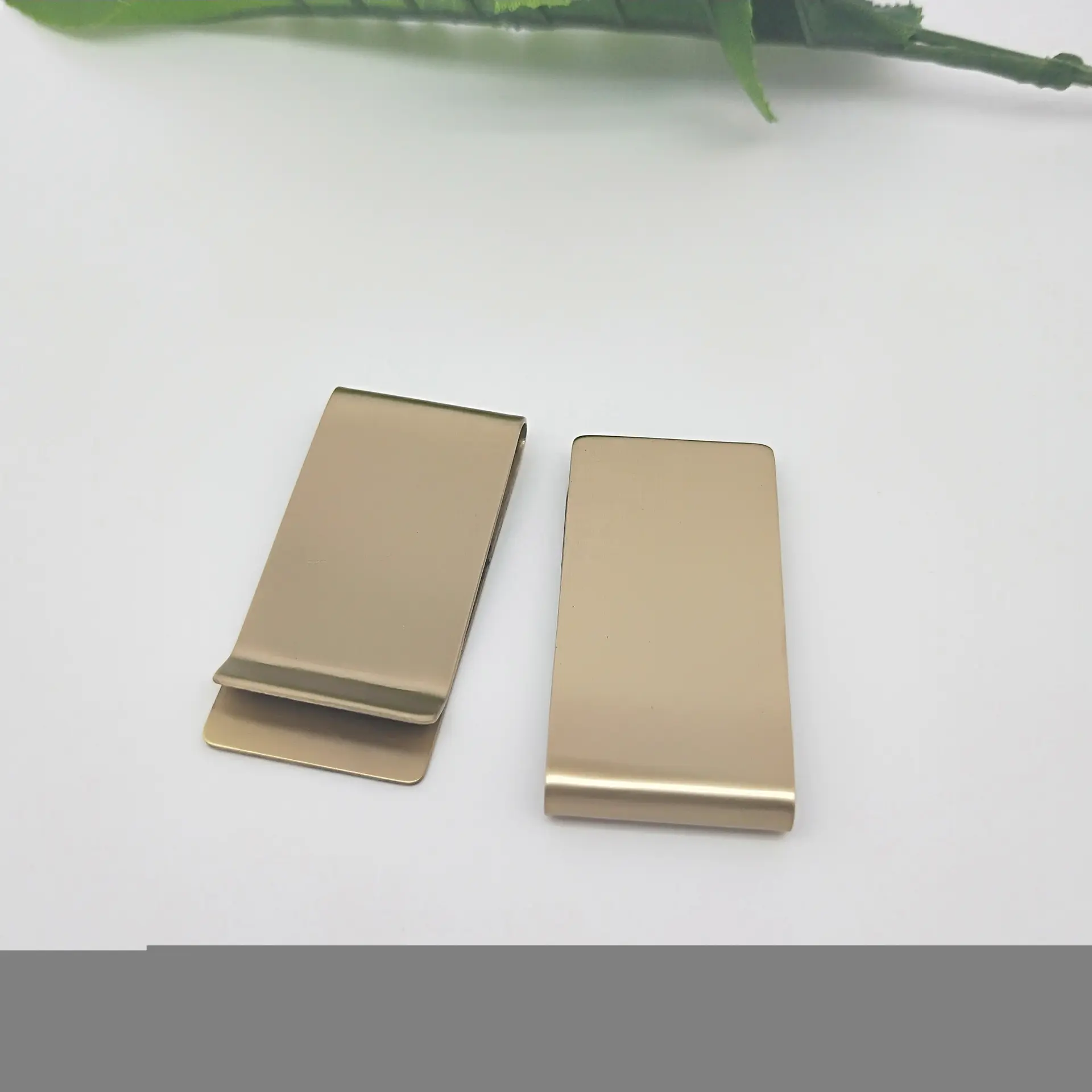 Factory direct sale cheap metal brass money clip with customized etched logo