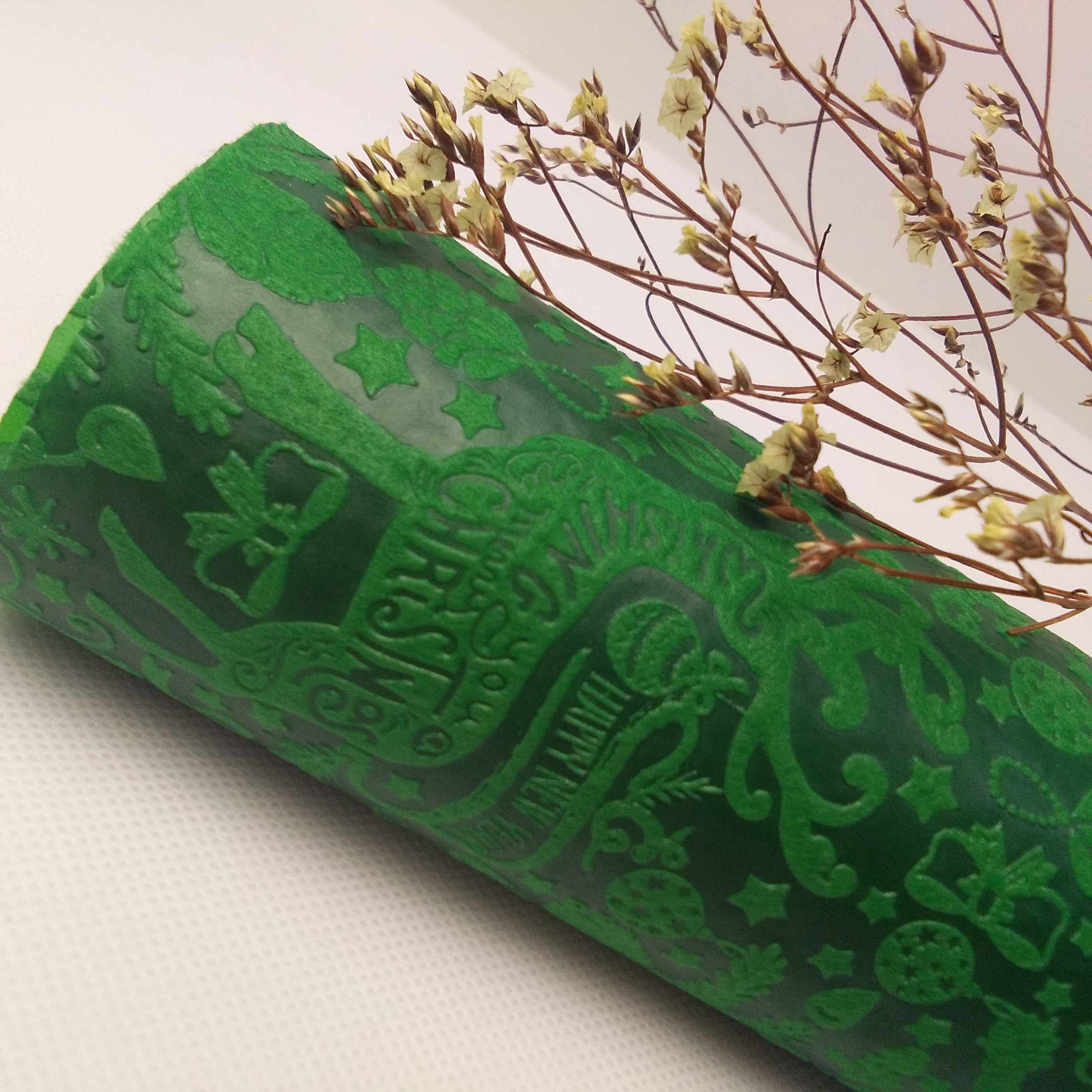 Christmas design nonwoven fabric waterproof wrapping paper for packing