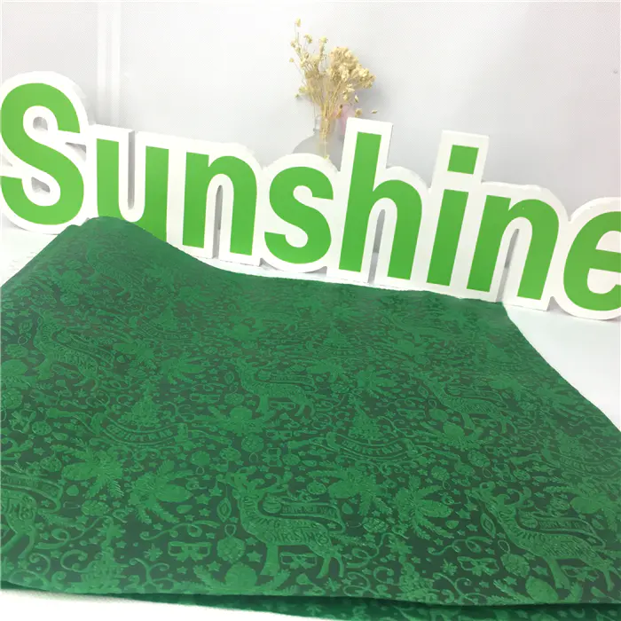 Christmas New design Embossed pp spunbond non-woven fabric for gift package Flower wrapping Weeding decoration Bag Tablecloths
