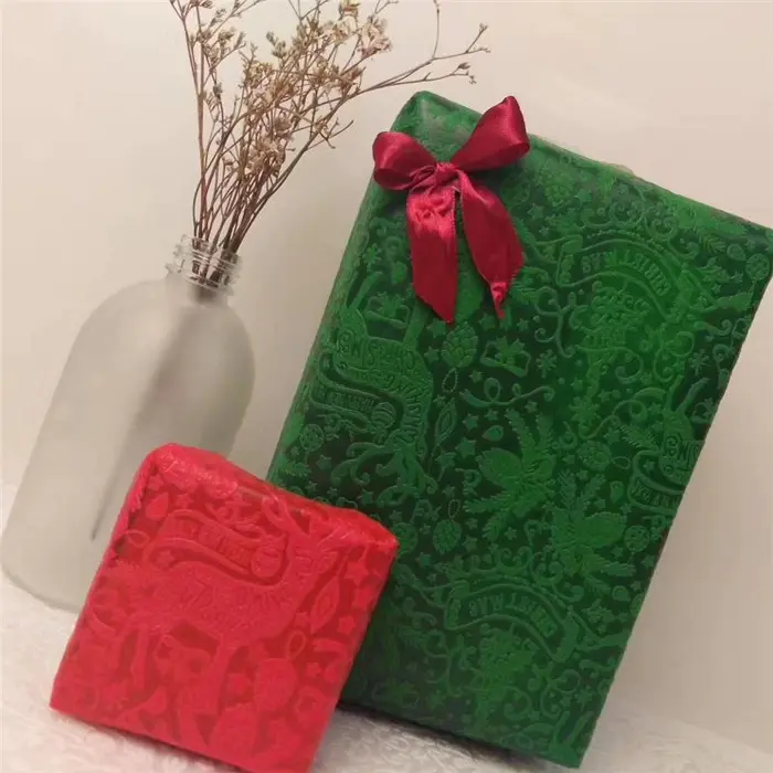 Christmas New design Embossed pp spunbond non-woven fabric for gift package Flower wrapping Weeding decoration Bag Tablecloths