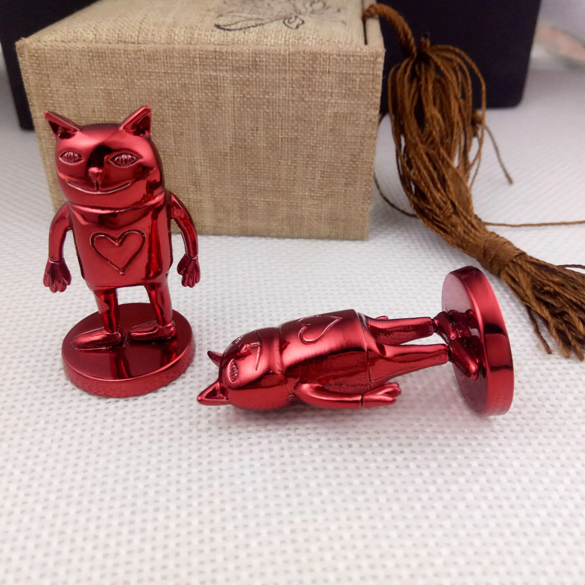 Red plating metal promotional cute action figures for games and movies