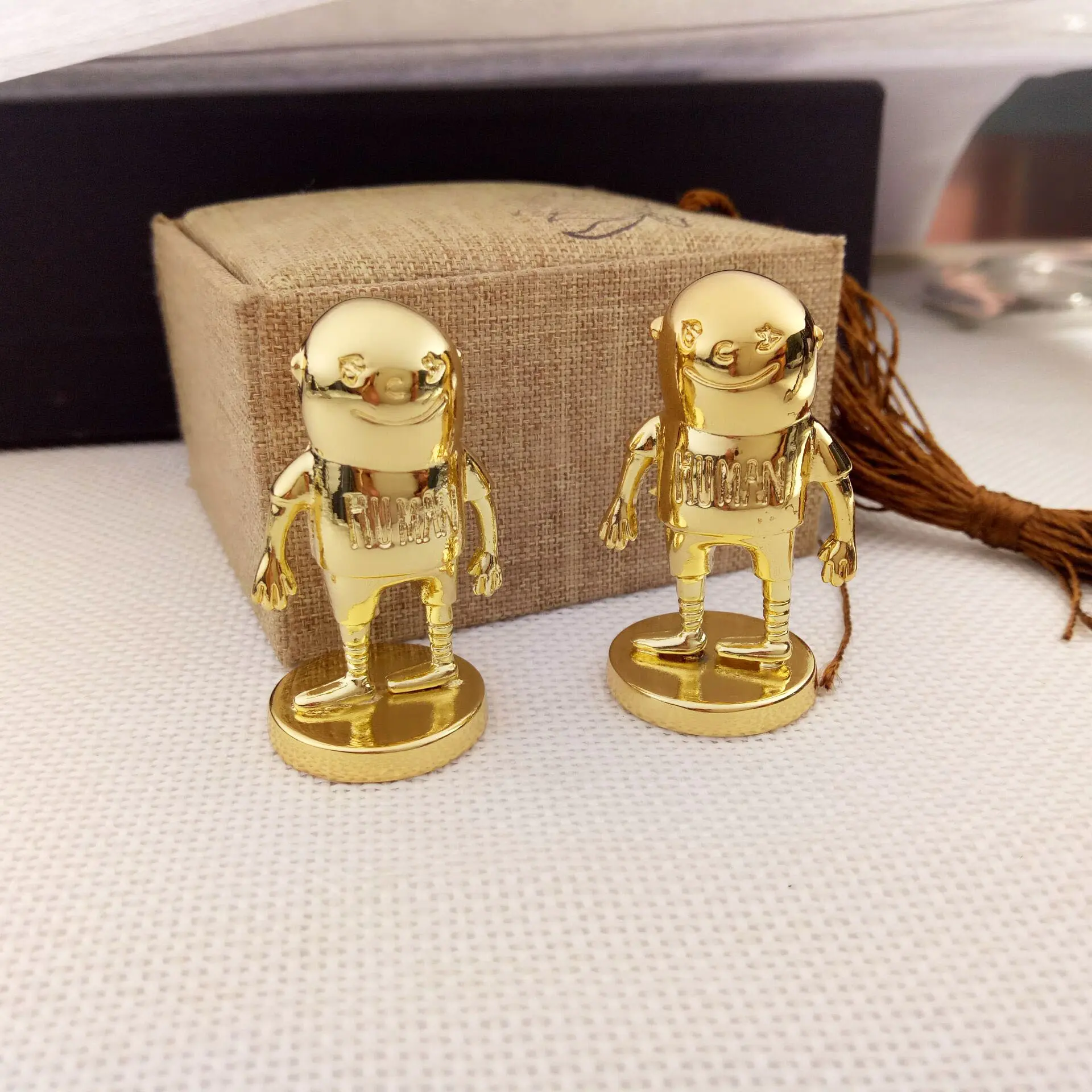 Gold plated 3d small metal sculpture art stainless steel for home decoration