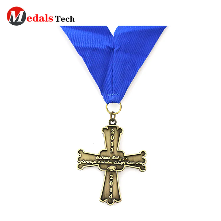 Promotional custom logo antique classic cross shape souvenir metal miraculous medal gold