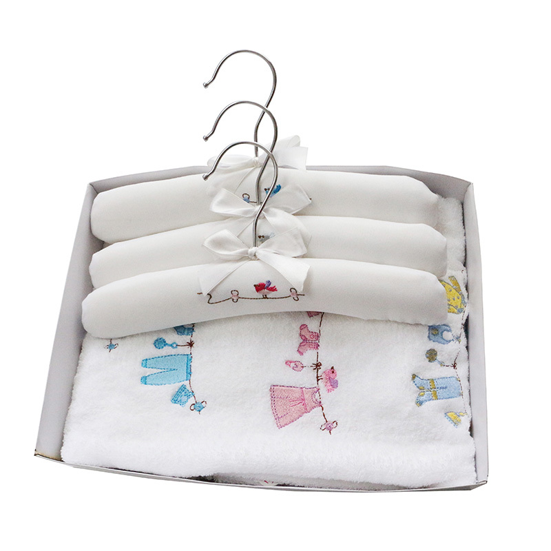 100% cotton custom embroidery logo baby bath towel set gifts with hanger Chinese manufacturer